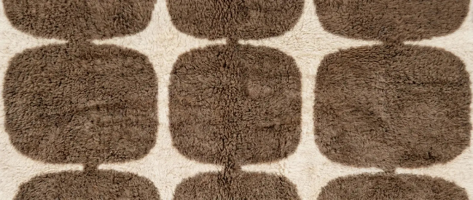 Handmade Moroccan wool rug with organic curved pattern