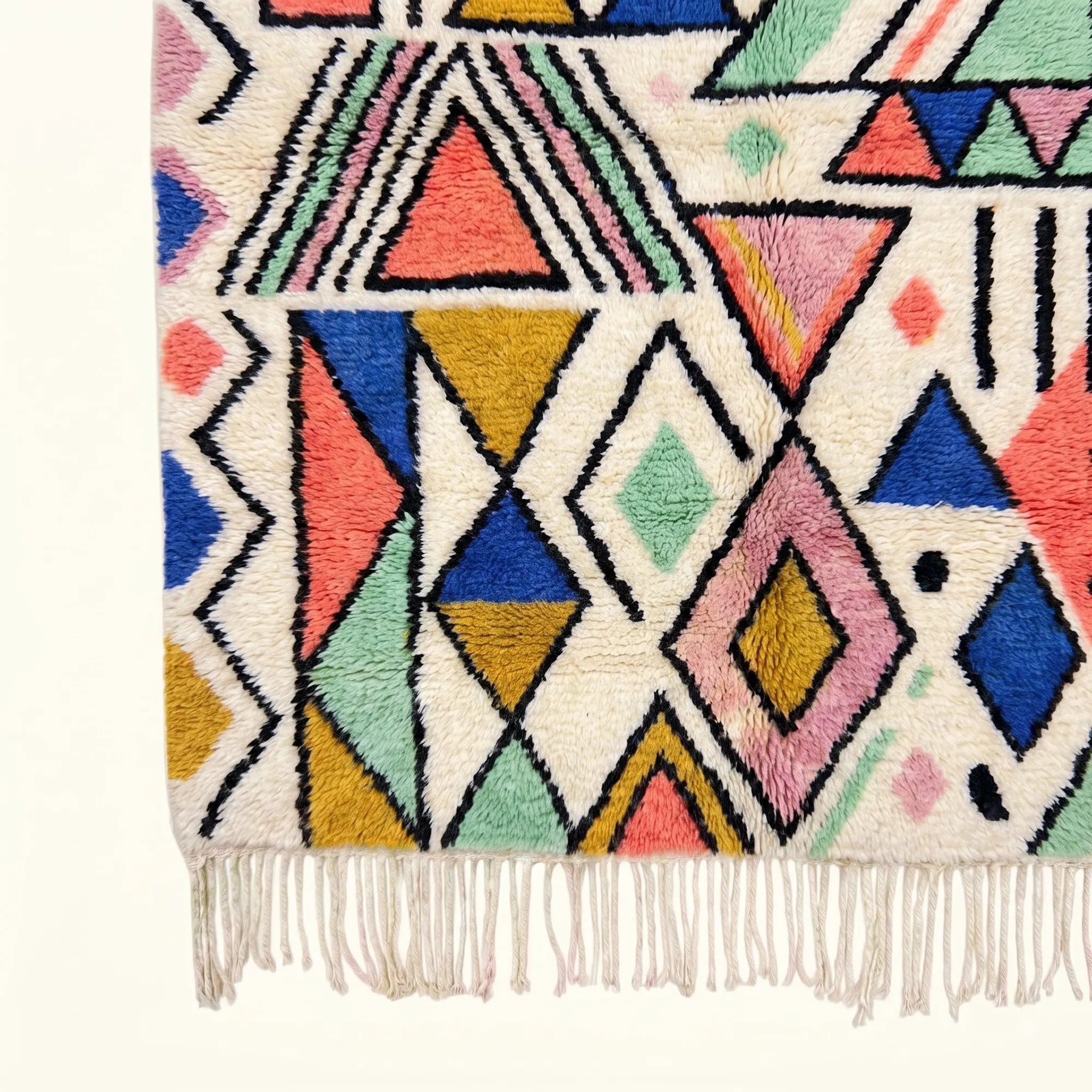 Ivory Azilal rug Tayri coral geometric pattern close-up