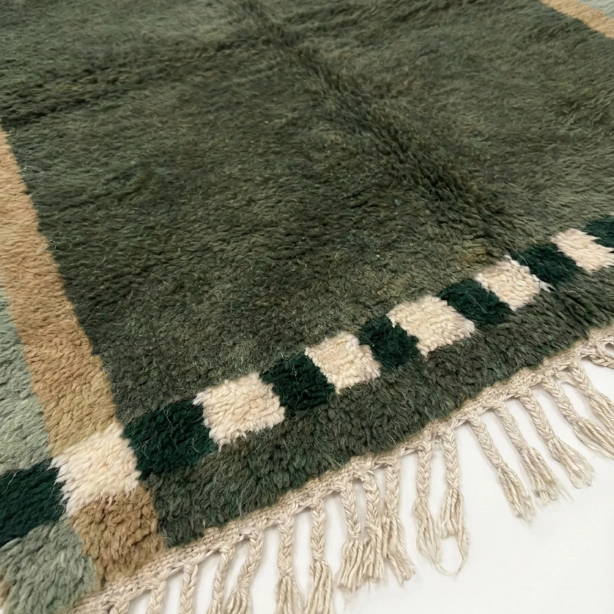 Akal olive Beni Ourain rug pattern detail