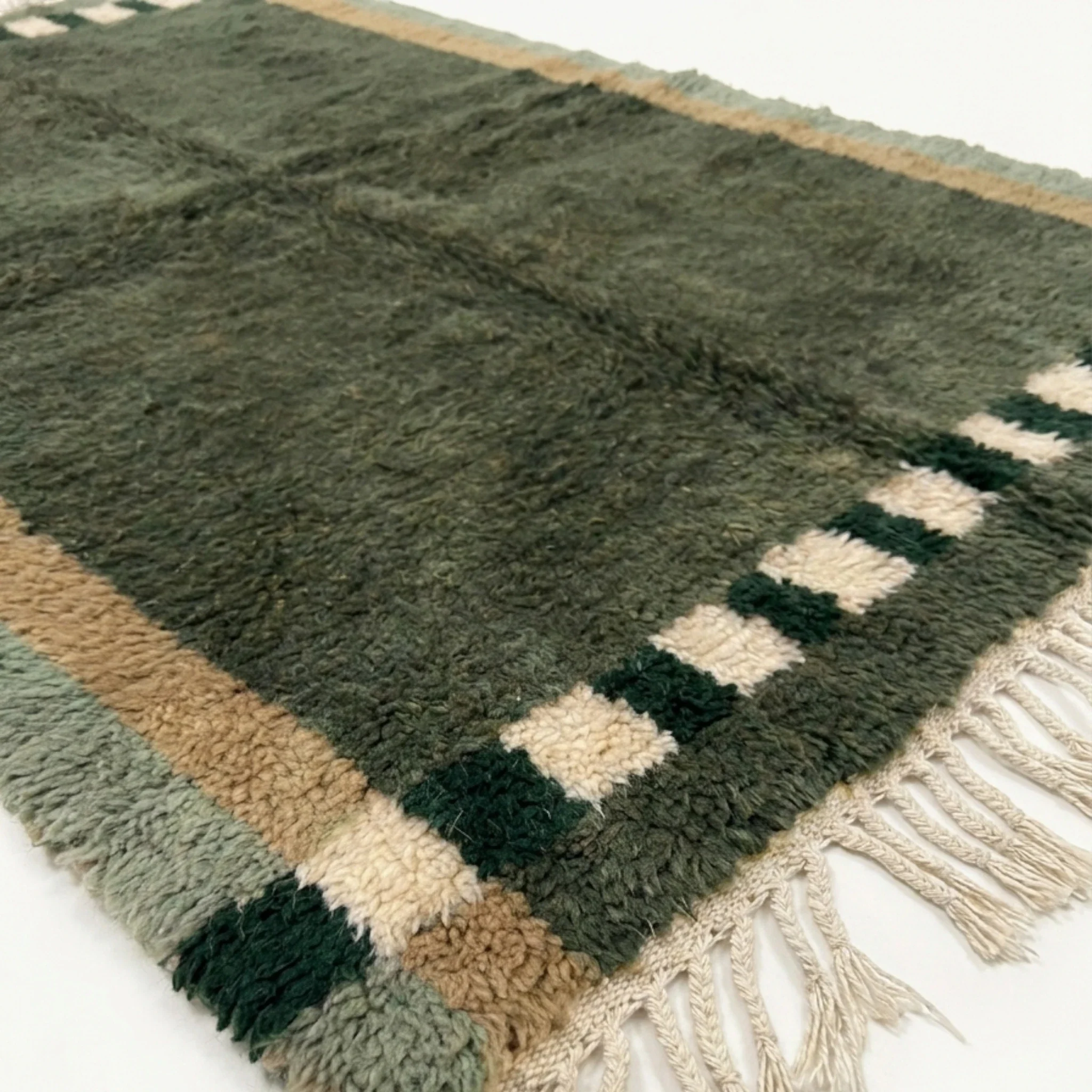 Akal olive Beni Ourain rug wool softness detail