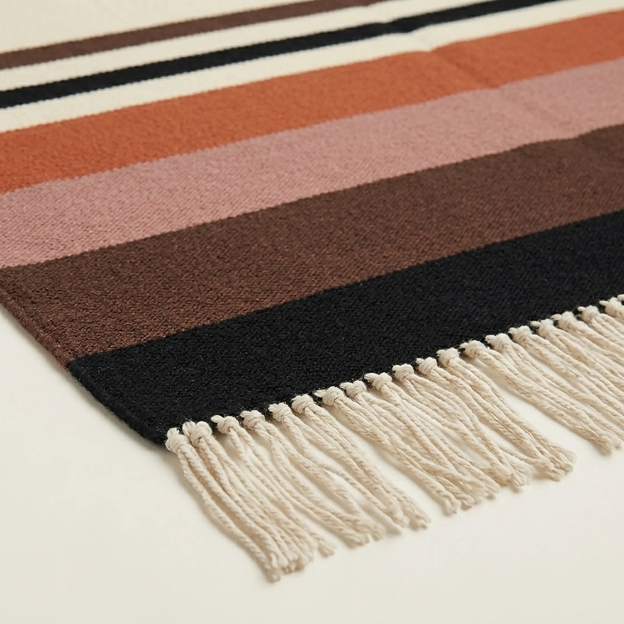 Rust Zanafi Kilim rug Akka, natural wool flat-weave edge
