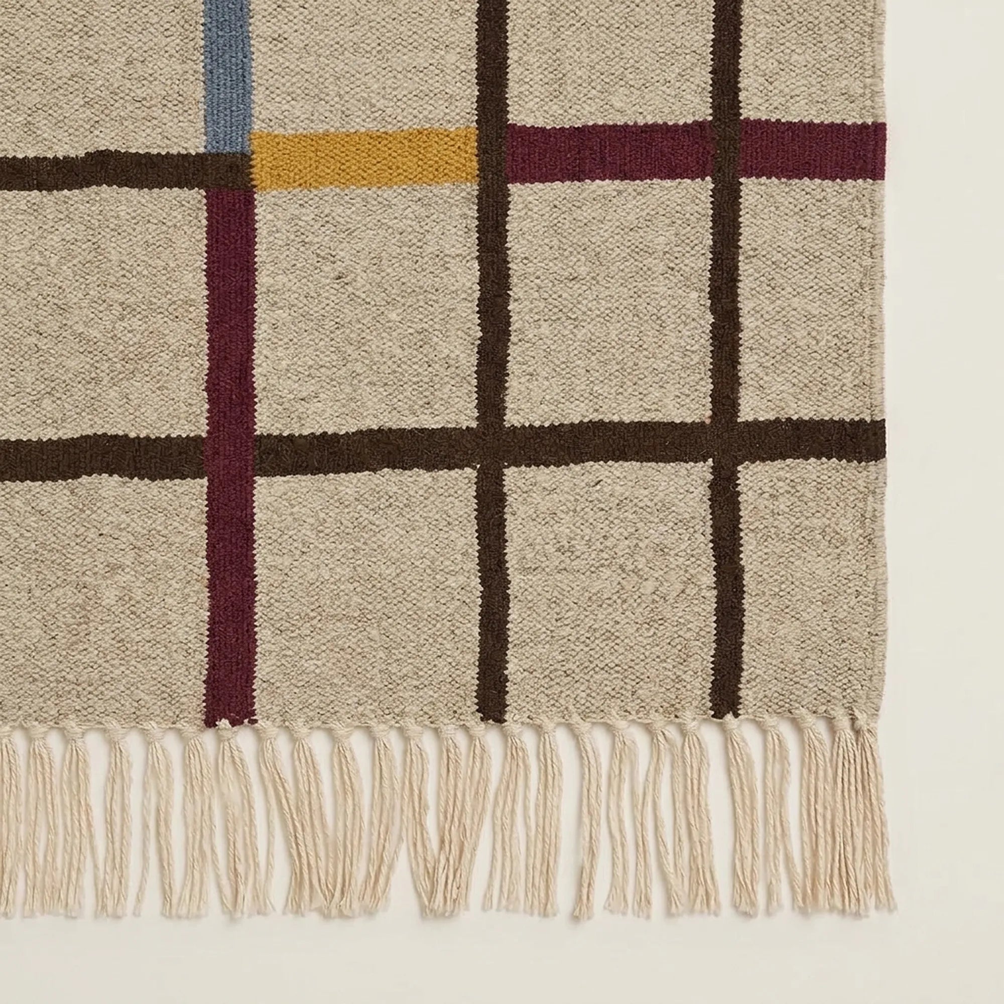 Beige Zanafi rug Amerzgane grid border and fringe detail
