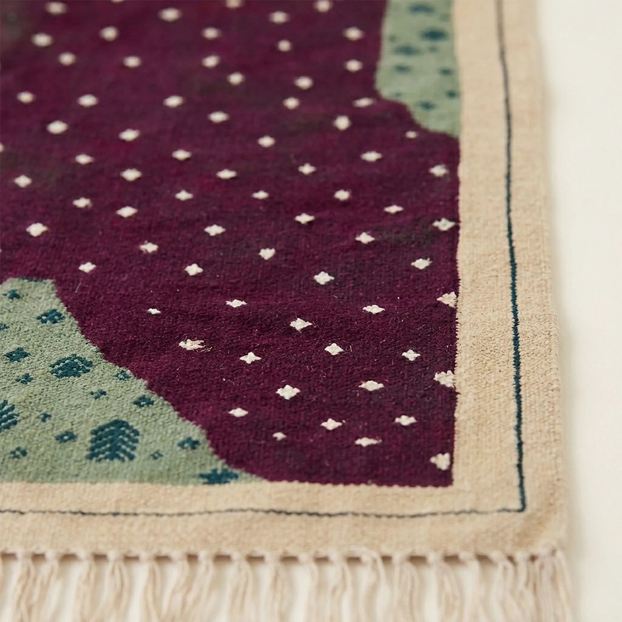 Plum Zanafi rug Asni organic border and flat weave detail