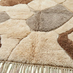 Ivory & Brown Mrirt rug Amrhar, organic patchwork raised pile detail