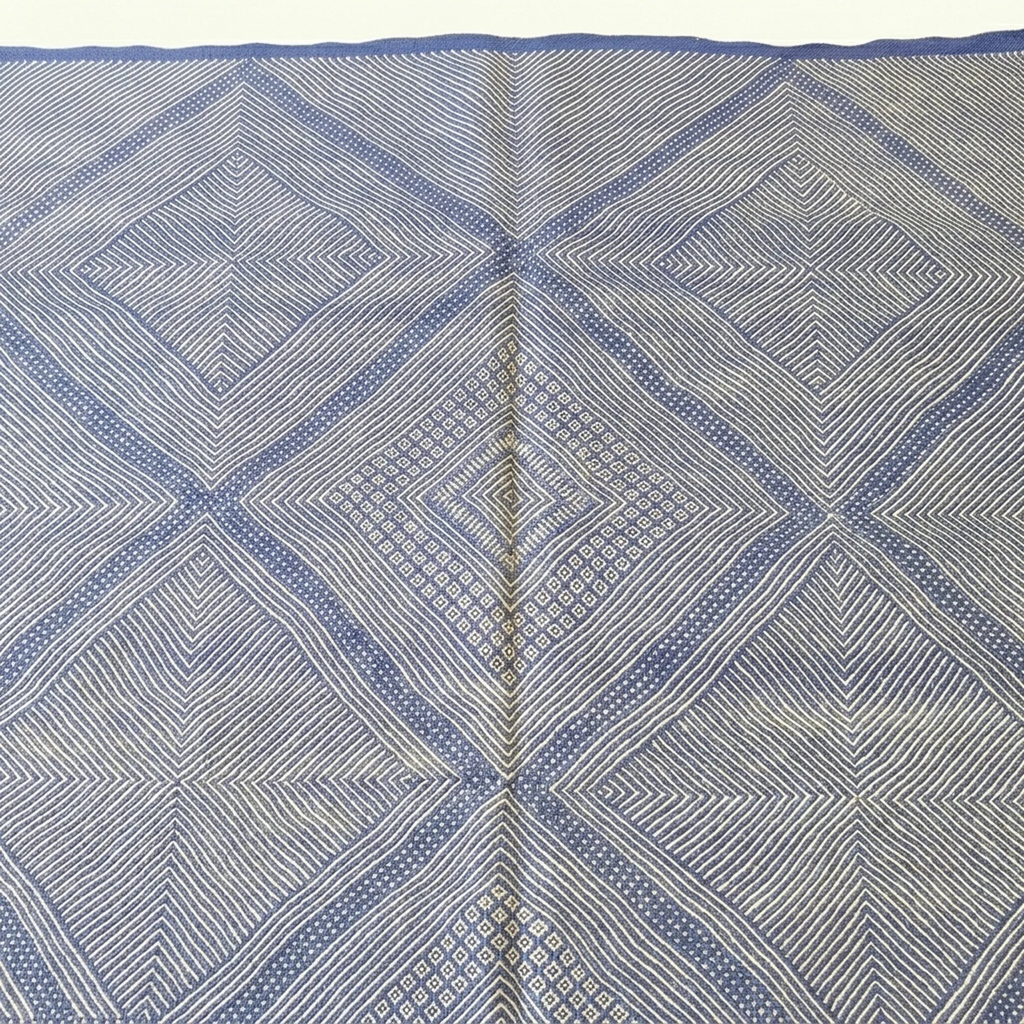 Blue gray and ivory Zanafi kilim rug Isaffen with angular lattice, edge and fringe detail