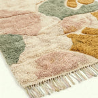 Blush & Sage Mrirt rug Tafzara, flowing organic shapes edge detail