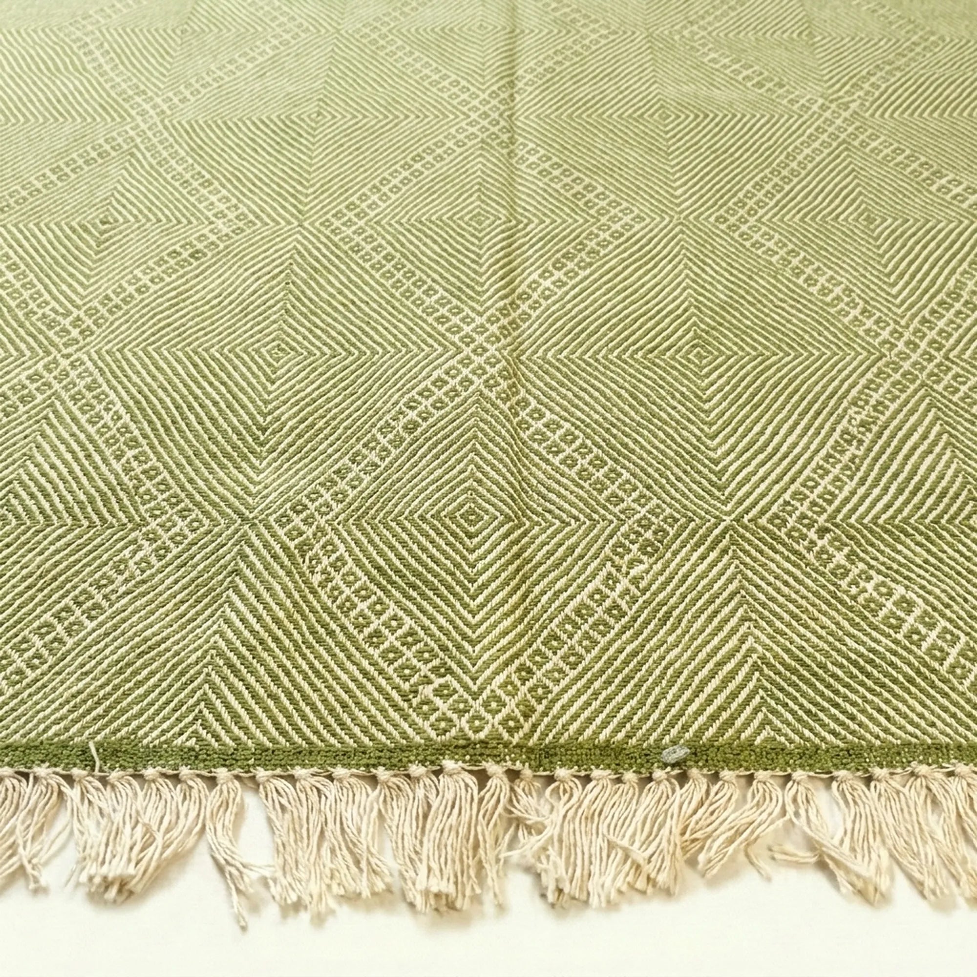 Sage Zanafi Kilim rug Fint with subtle diamond pattern, weave and border detail