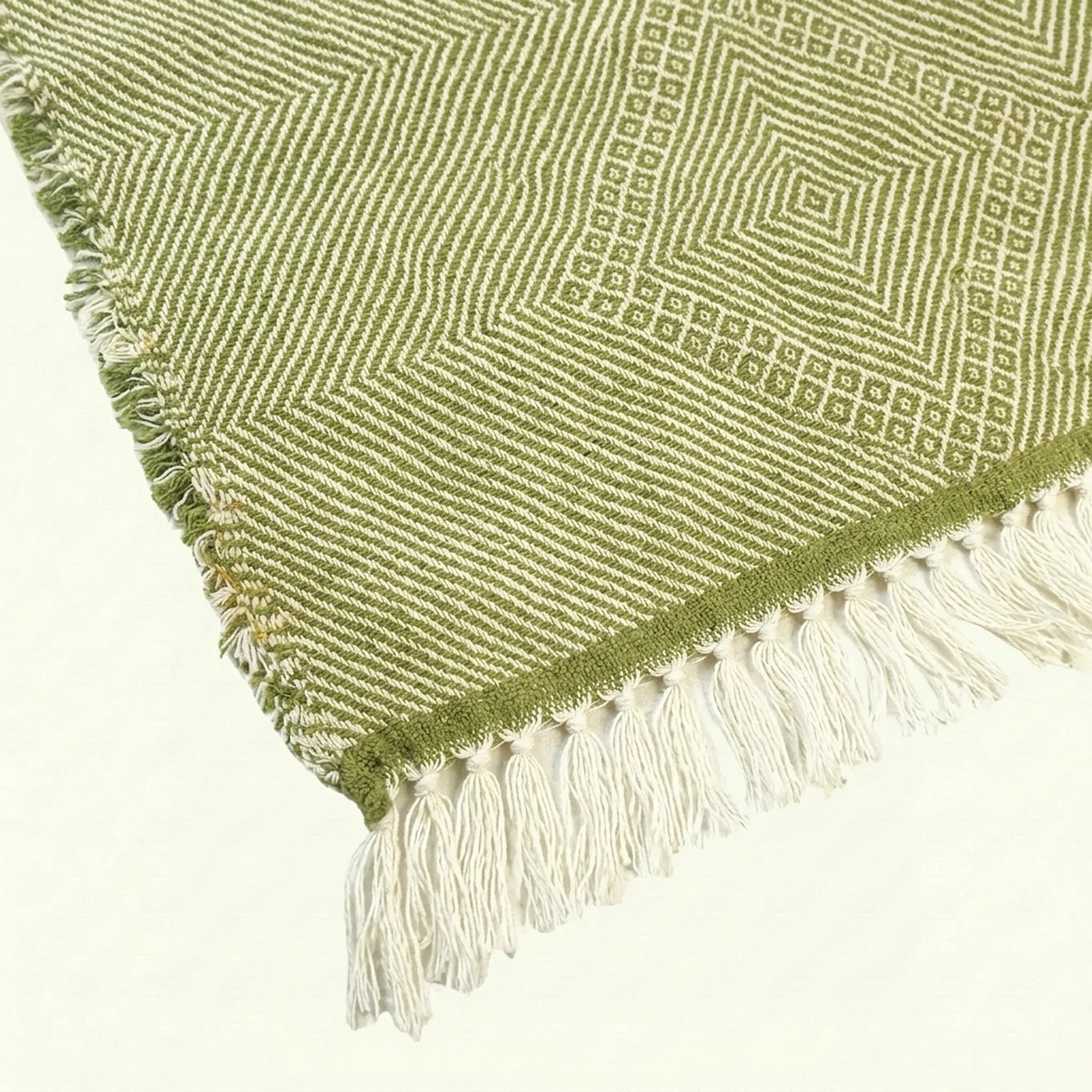 Sage Zanafi Kilim rug Fint with subtle diamond pattern, weave and border detail