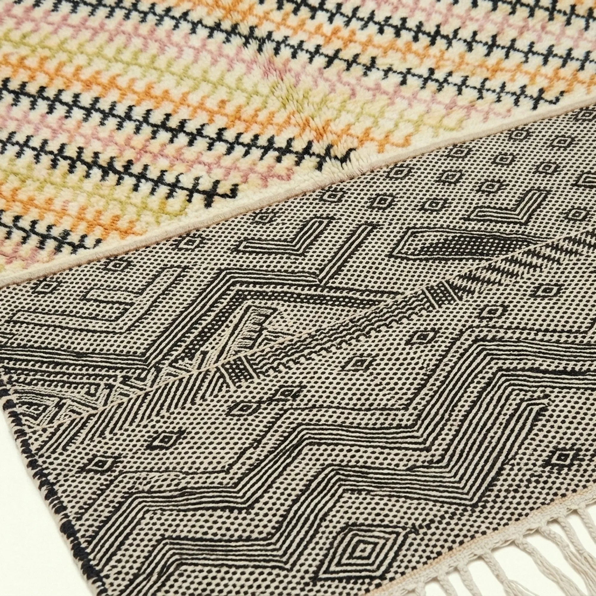 Multicolor Zanafi Kilim rug Imini with split stripe and geometric pattern, pattern detail