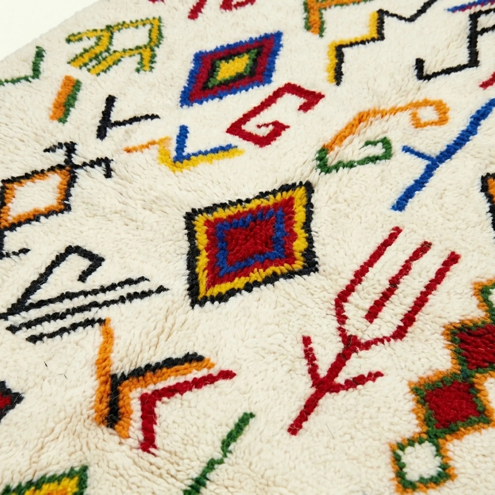 Ivory Azilal rug Amayas with abstract symbol pattern, pattern detail