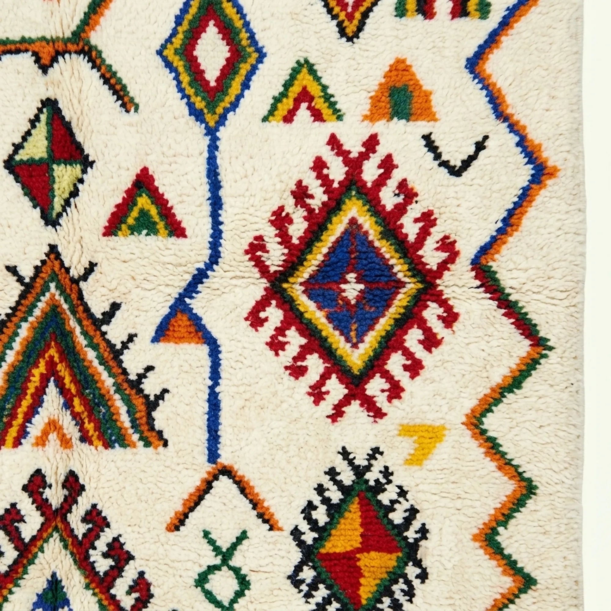 Ivory Azilal rug Asefru with tribal diamond pattern, fringe detail