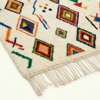 Ivory Azilal rug Tamuda with multicolor diamond mosaic, craftsmanship detail