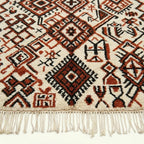 Ivory Azilal rug Tifin with burgundy diamond lattice, border detail