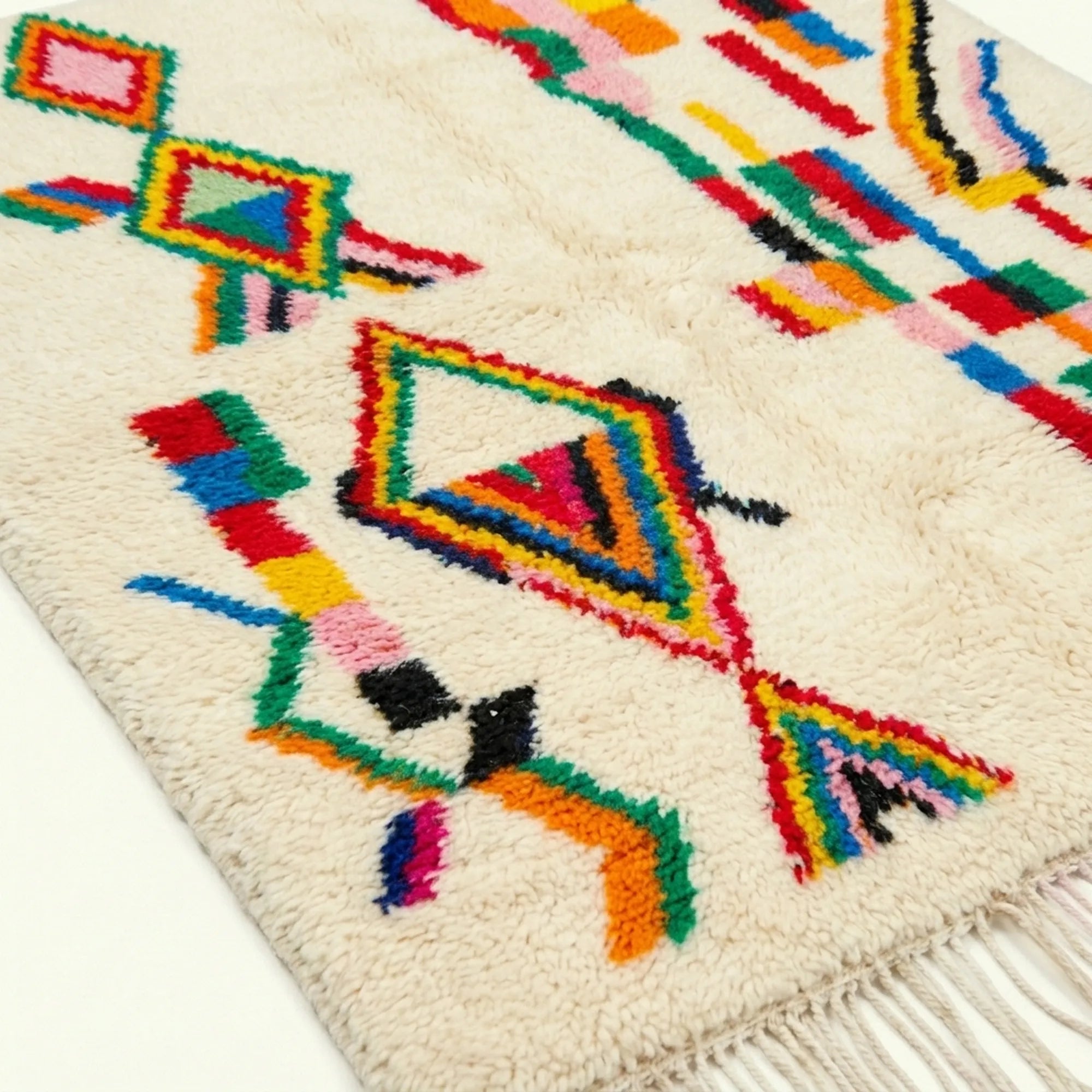 Ivory Azilal rug Tuda with multicolor stripe diamonds, fringe detail