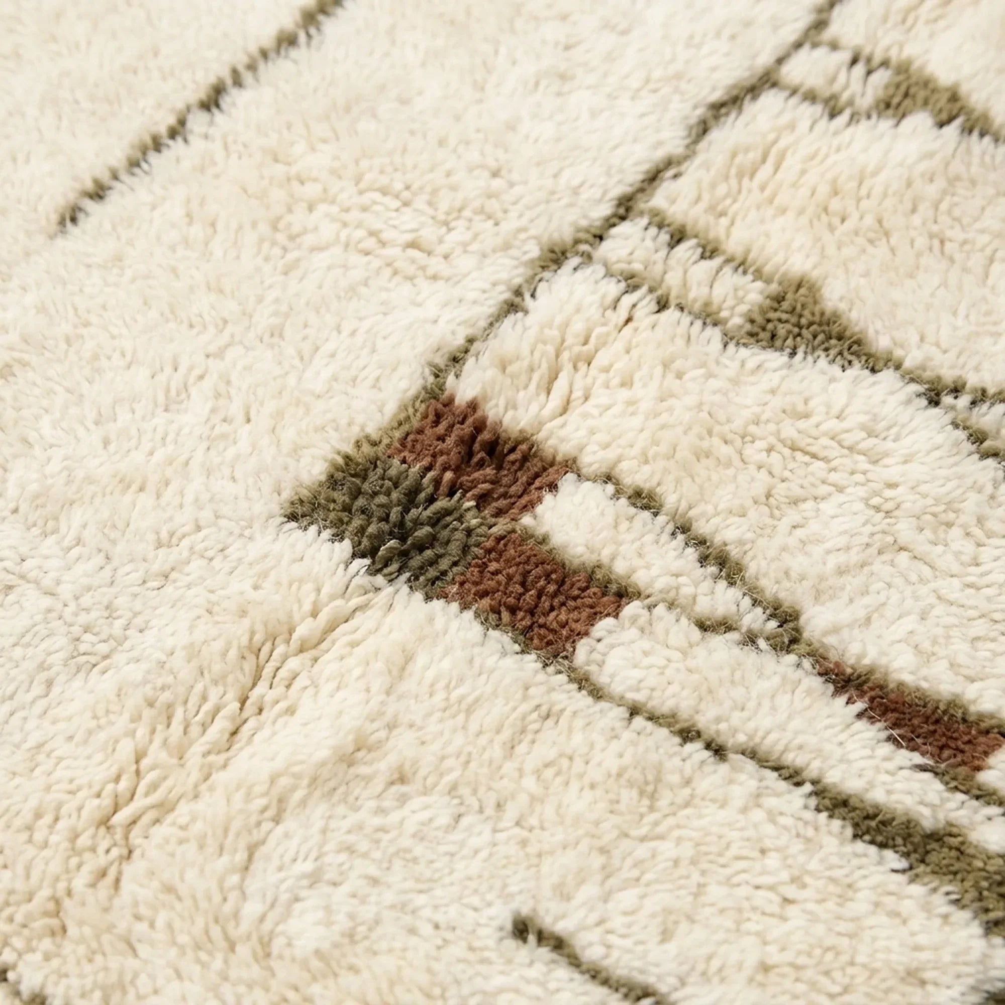 Close-up of the abstract linear pattern on the Tinmel rug.