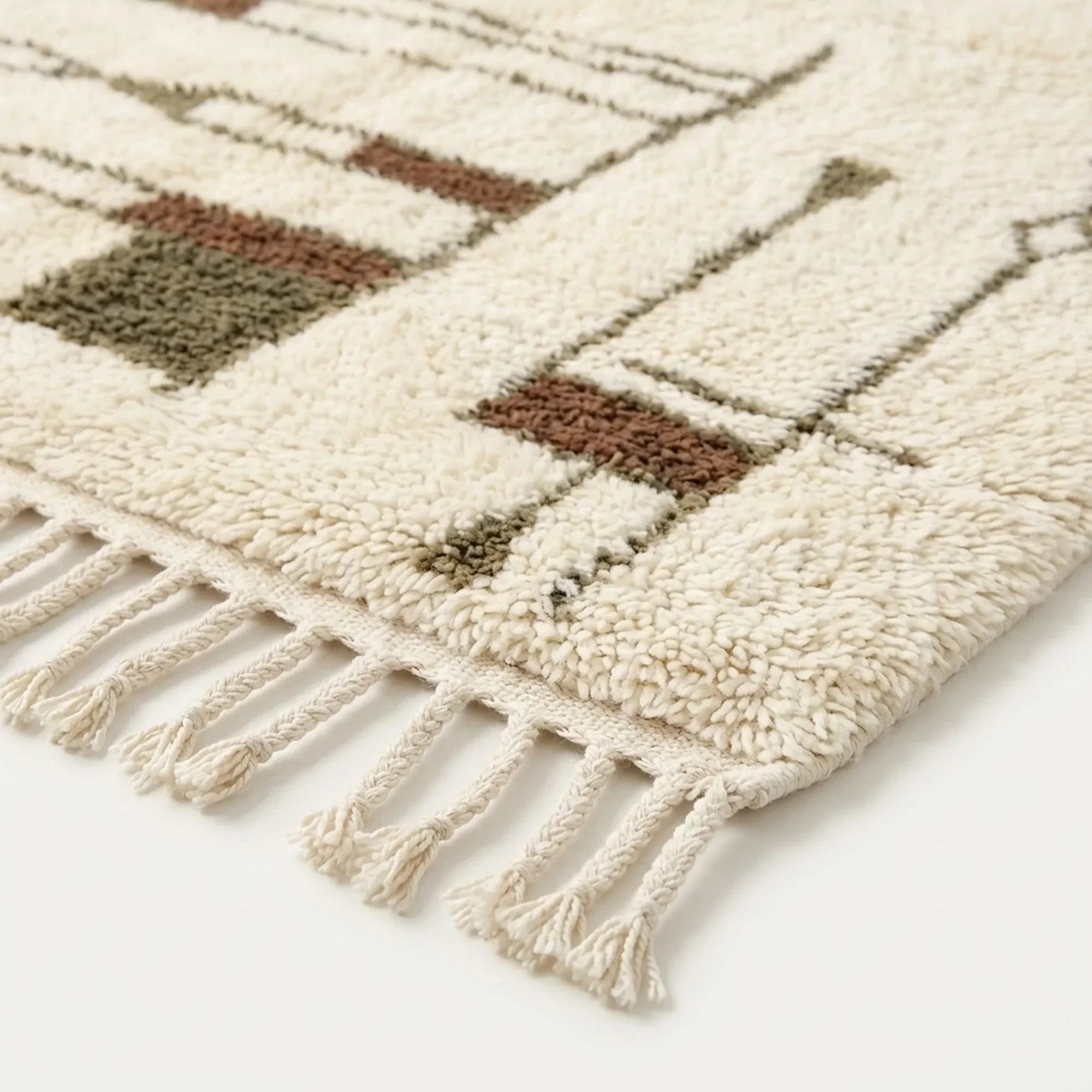 Angled view of the Tinmel hand-knotted Beni Ourain rug.