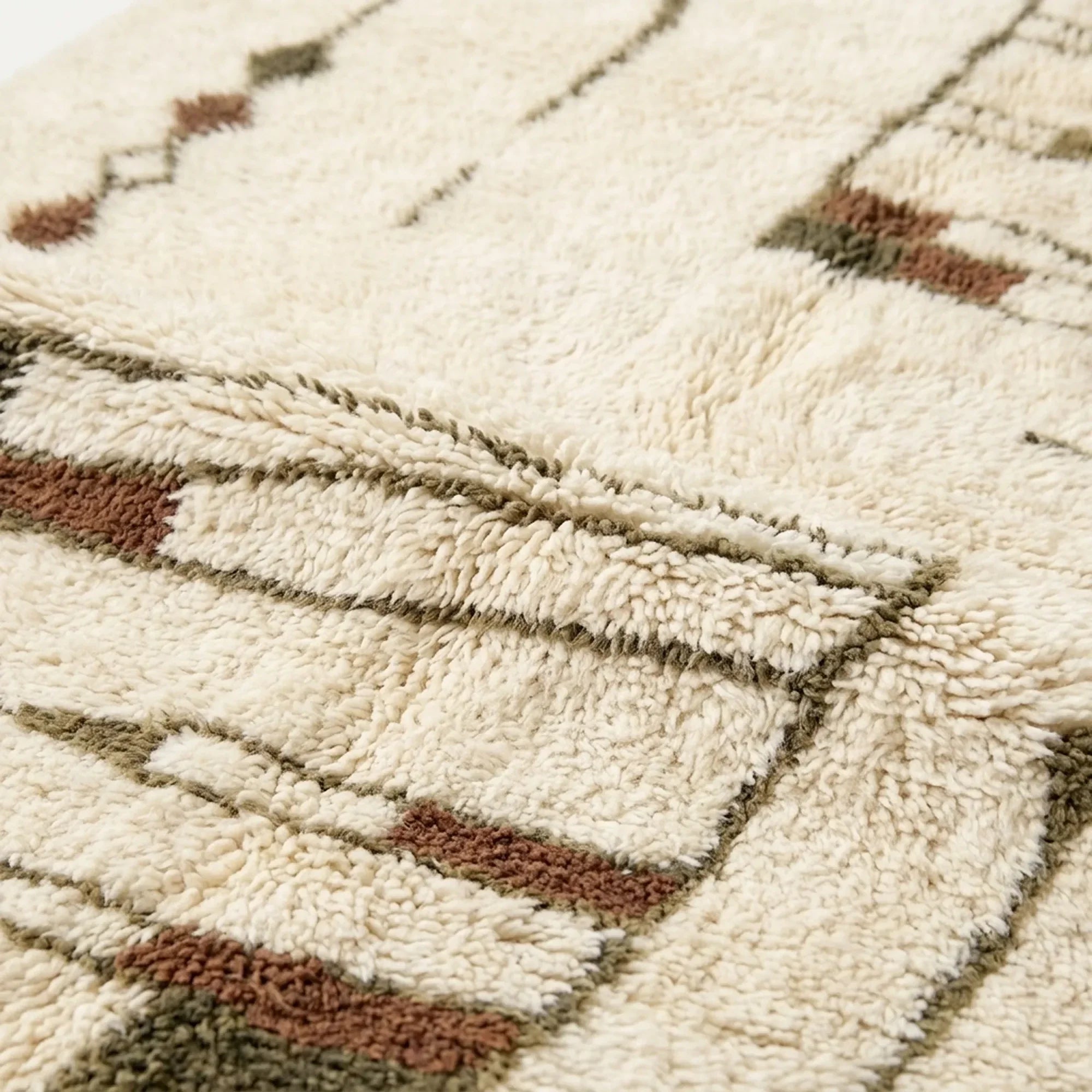Border detail of the Tinmel abstract linear rug.
