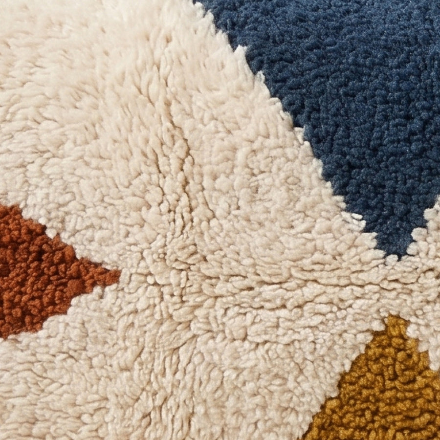 Close-up of the three triangles pattern on the Tagant Moroccan wool pillow