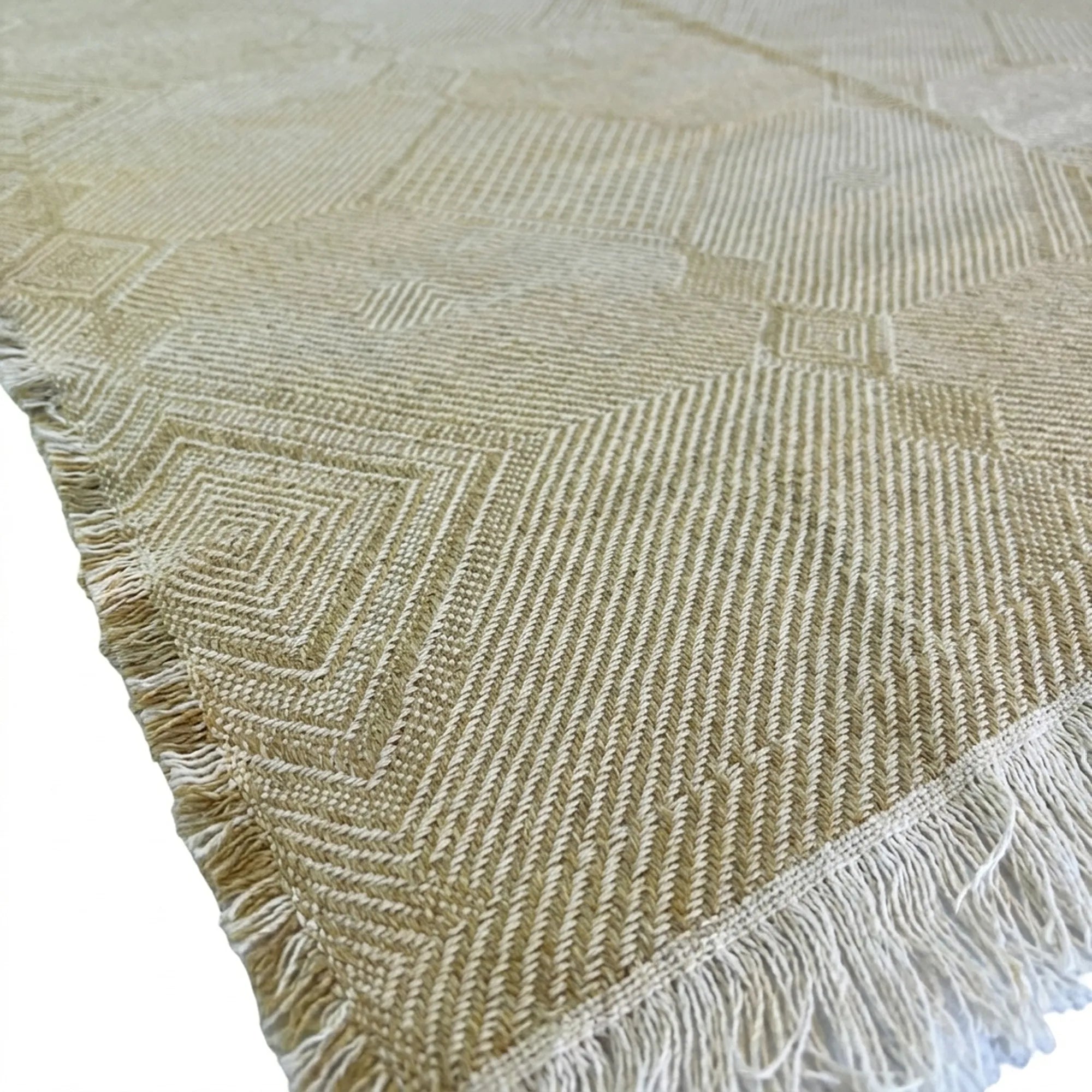 Ivory Zanafi kilim rug Iznagen with angular diamonds, pattern detail