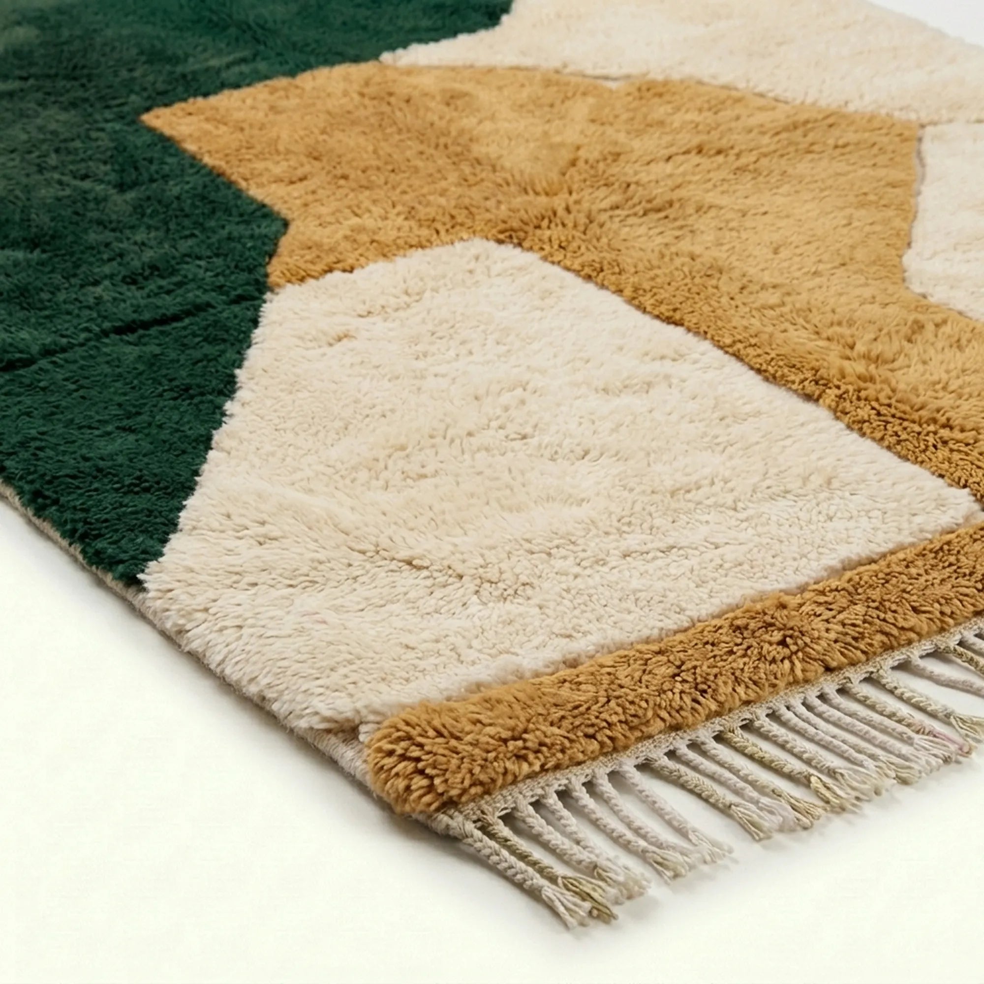 Emerald & Mustard Mrirt rug Tazdur, organic forms pattern detail