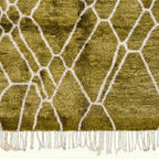 Olive and ivory Mrirt rug Tifrat fringe and pile detail