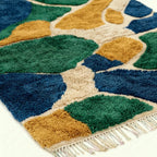Teal & Navy Mrirt rug Tifara, organic color blocks pattern detail