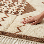 Ivory & Rust Mrirt rug Tafraq, diamond border pattern detail