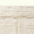 Ivory Mrirt rug Amsiren, subtle linear texture pattern detail