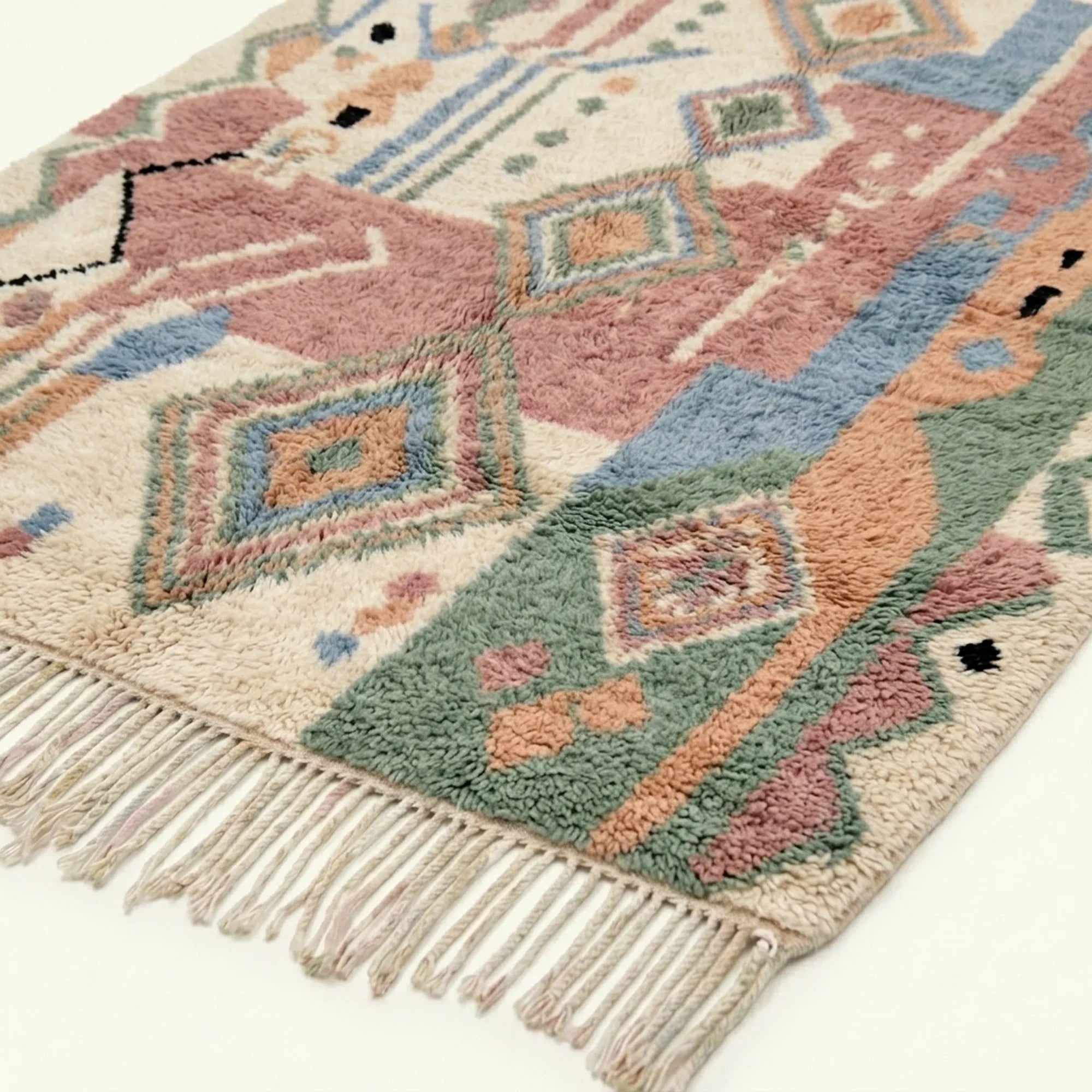 Rose Azilal rug Aylin with teal diamond geometry, fringe detail