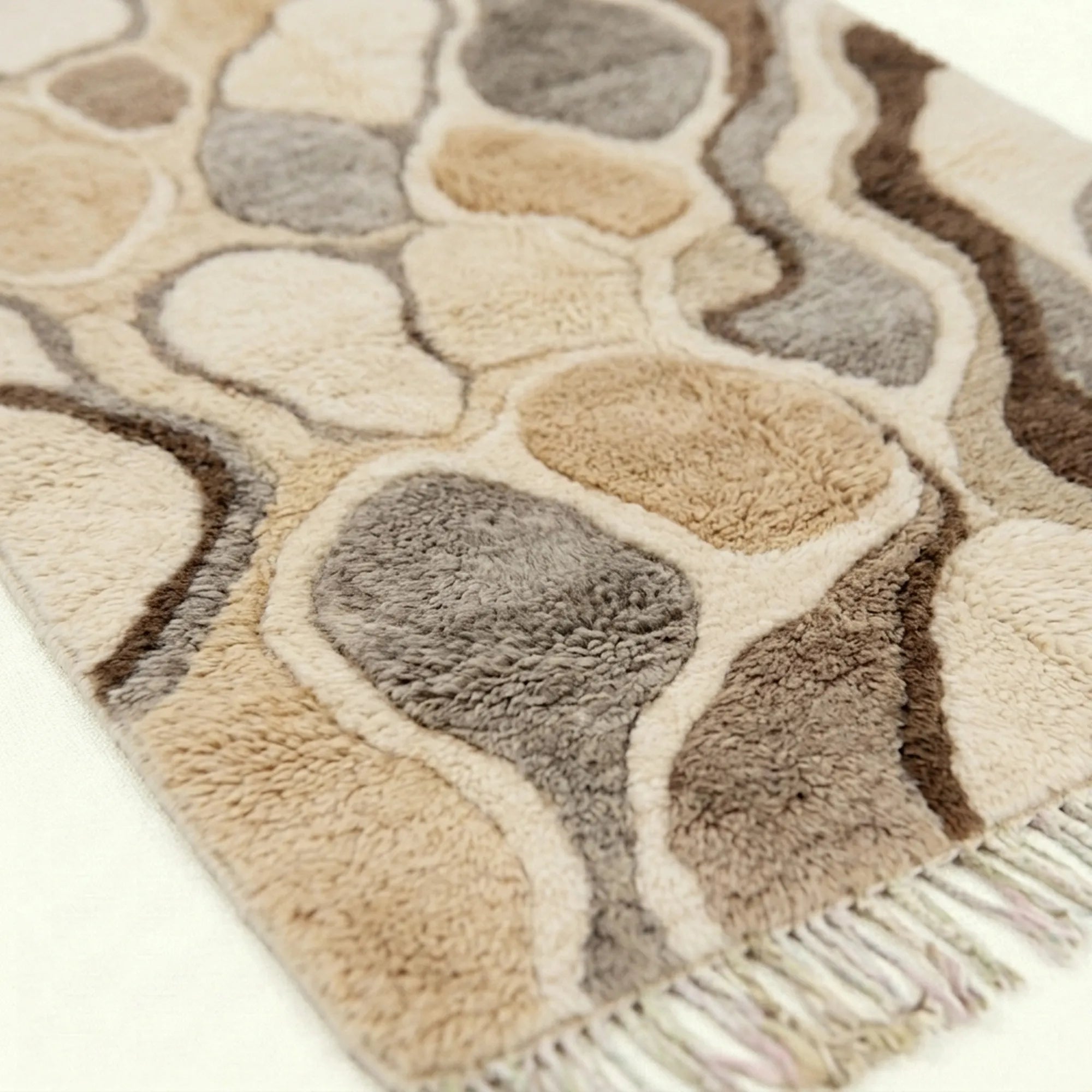 Ivory & Taupe Mrirt rug Taznirt, pebble mosaic fringe detail