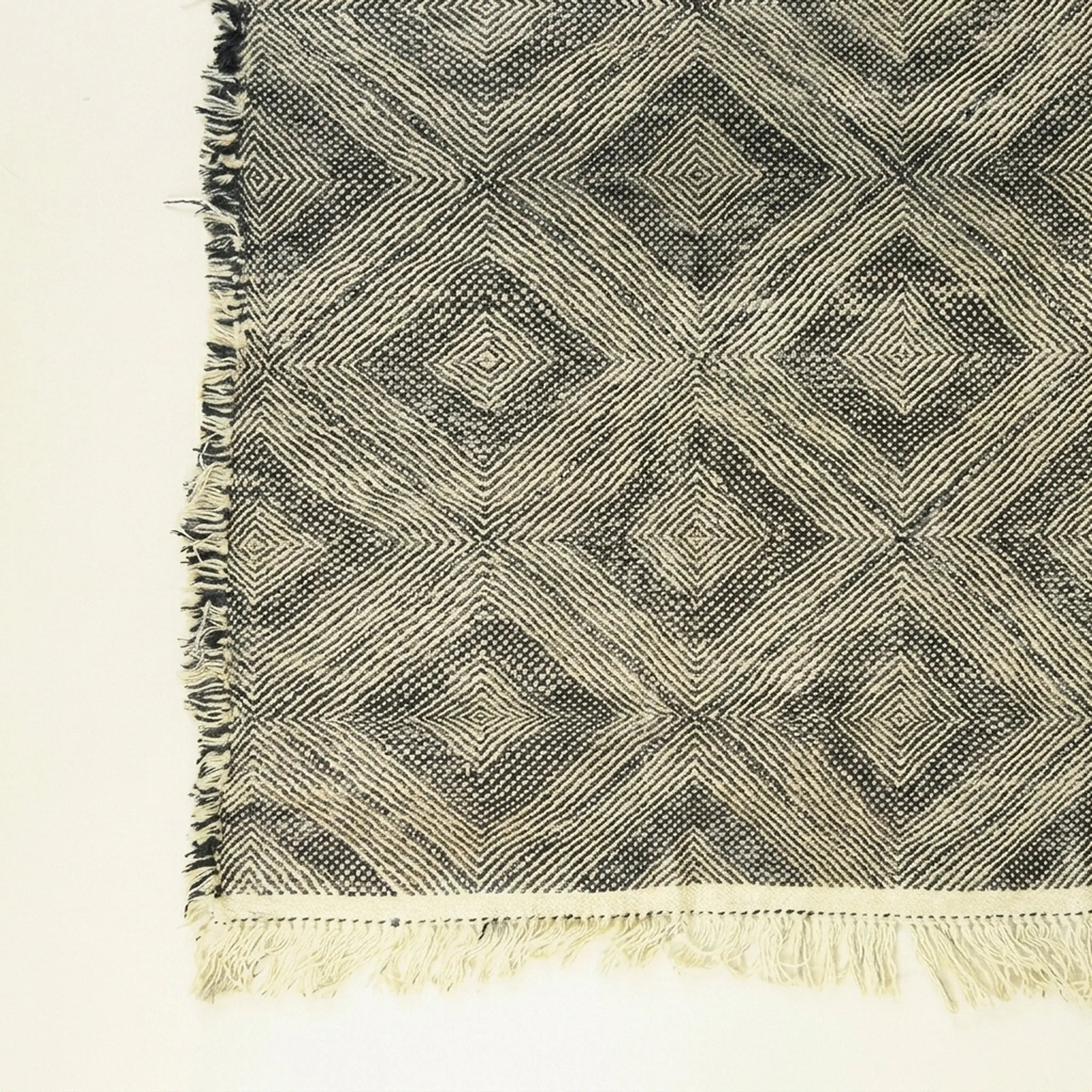 Gray Zanafi Kilim rug Tamdakht with mosaic diamond pattern, weave and border detail