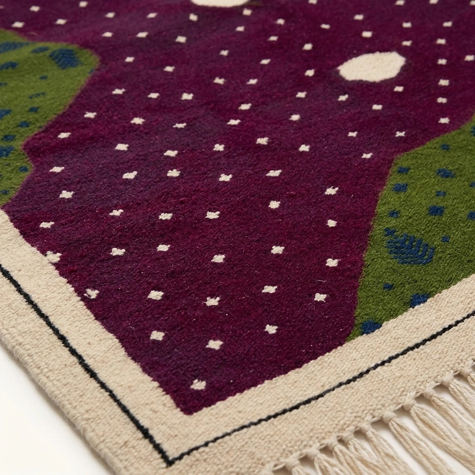 Burgundy Zanafi rug Tamellalt dotted field, olive corner and fringe detail