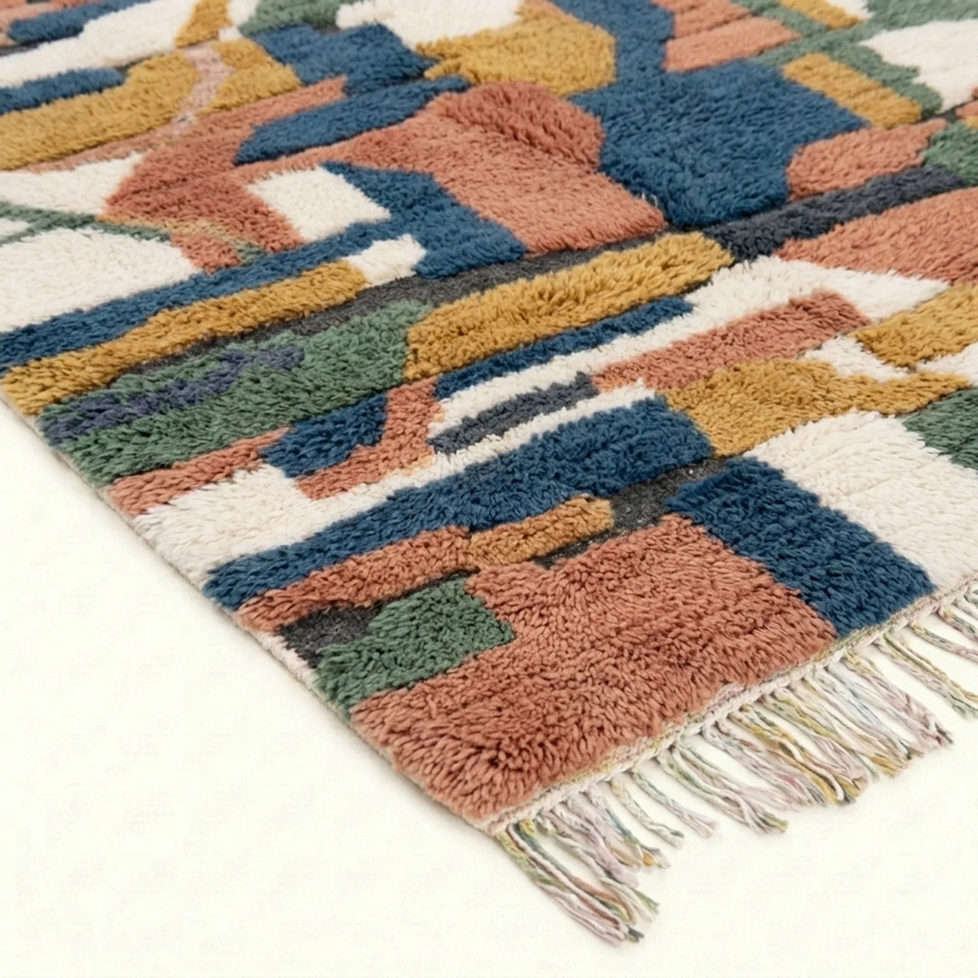 Coral & Navy Mrirt rug Ifranir, abstract patchwork raised pile detail
