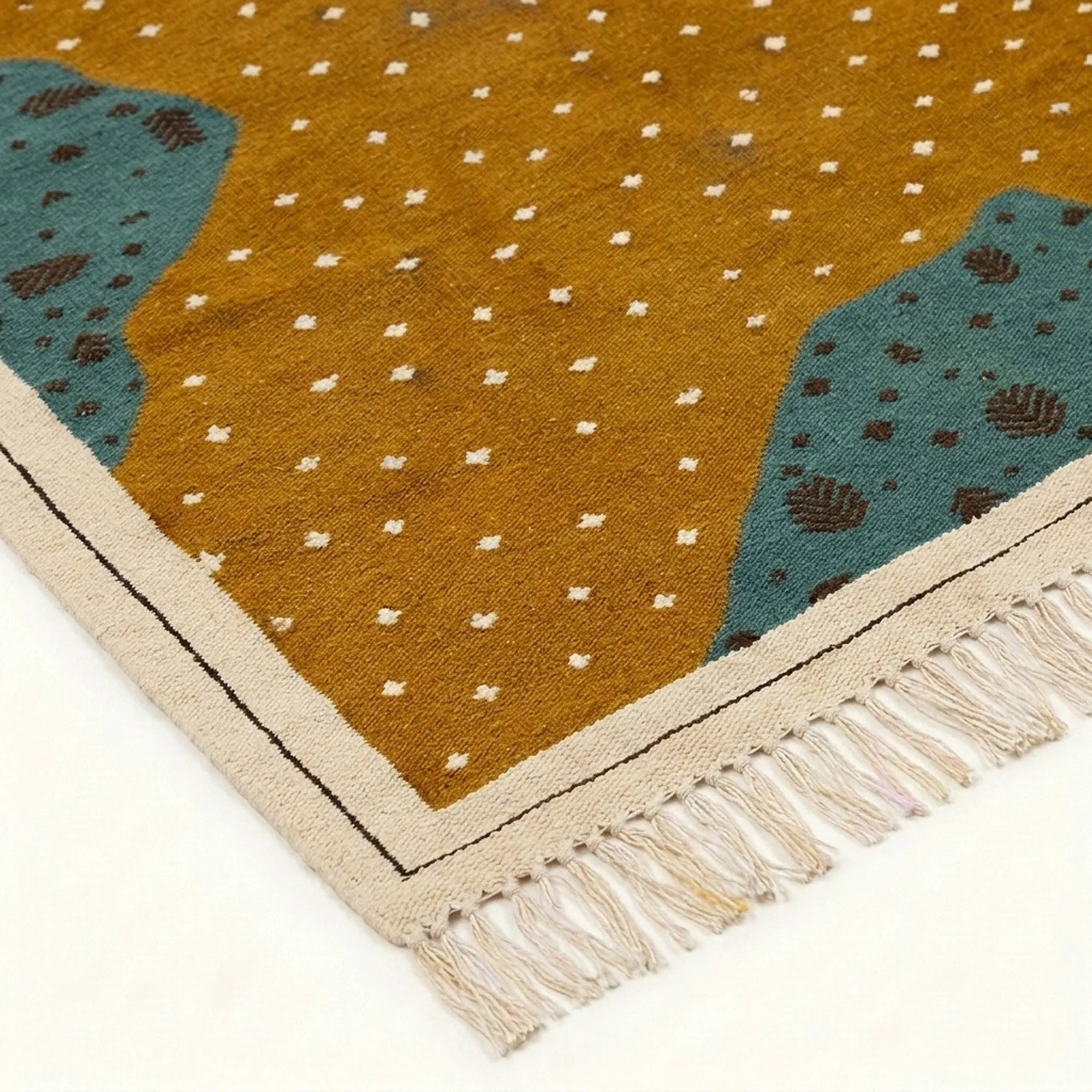 Ochre Zanafi rug Tassout organic field, border and fringe detail