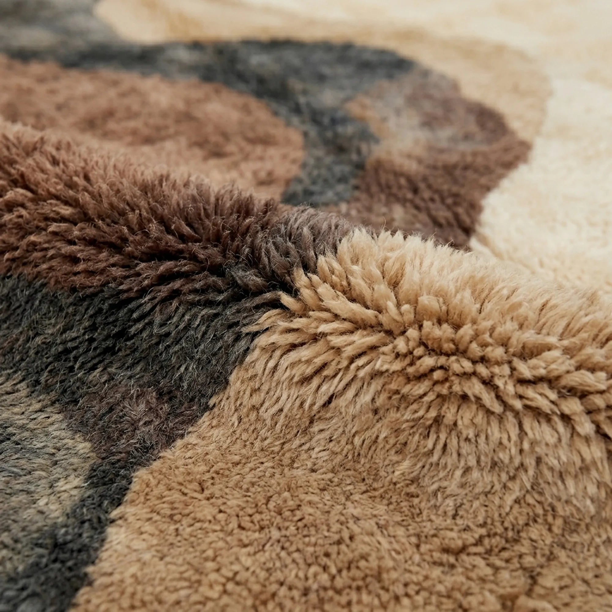 Blush & Teal Mrirt rug Azdar, organic color fields edge detail