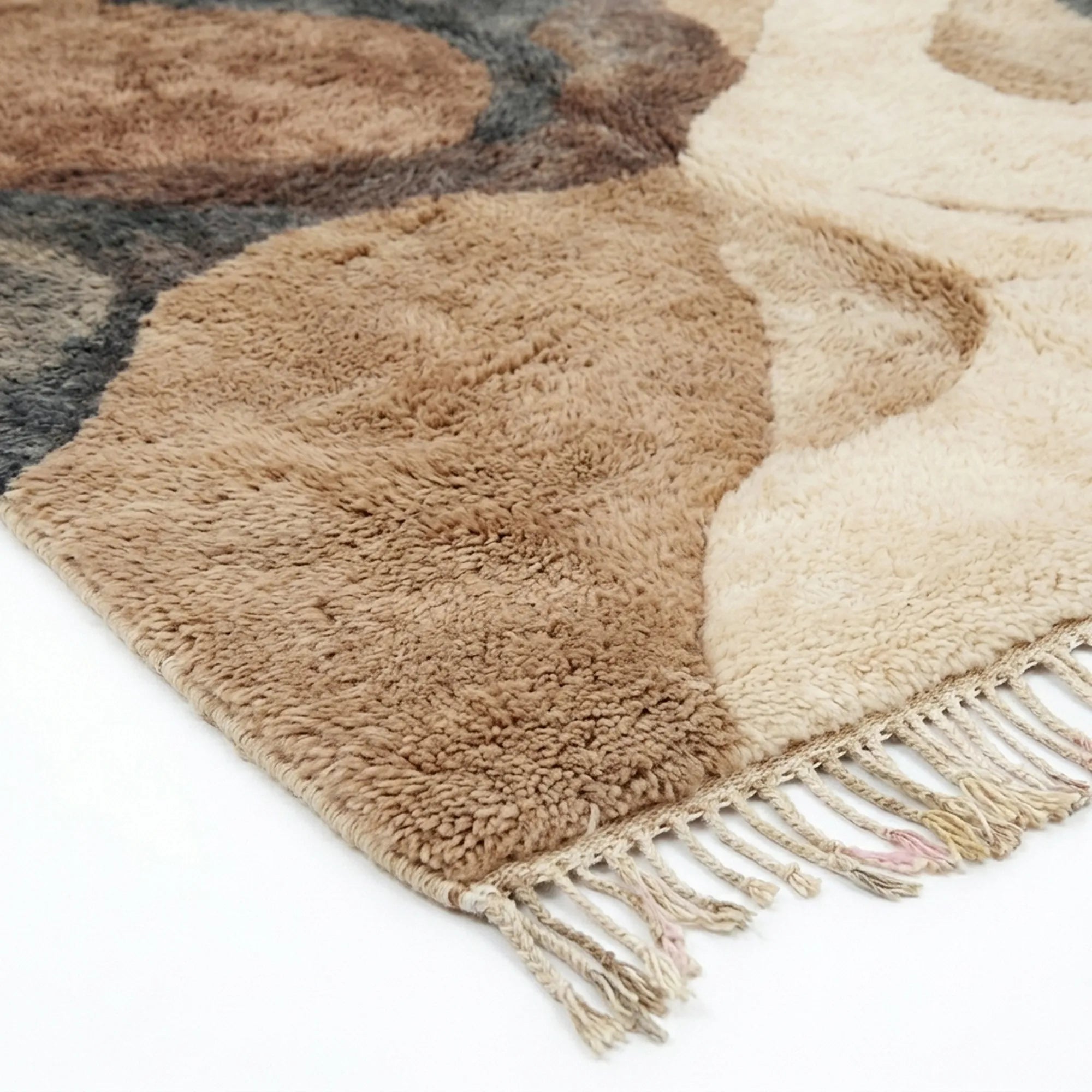 Blush & Teal Mrirt rug Azdar, organic color fields fringe detail