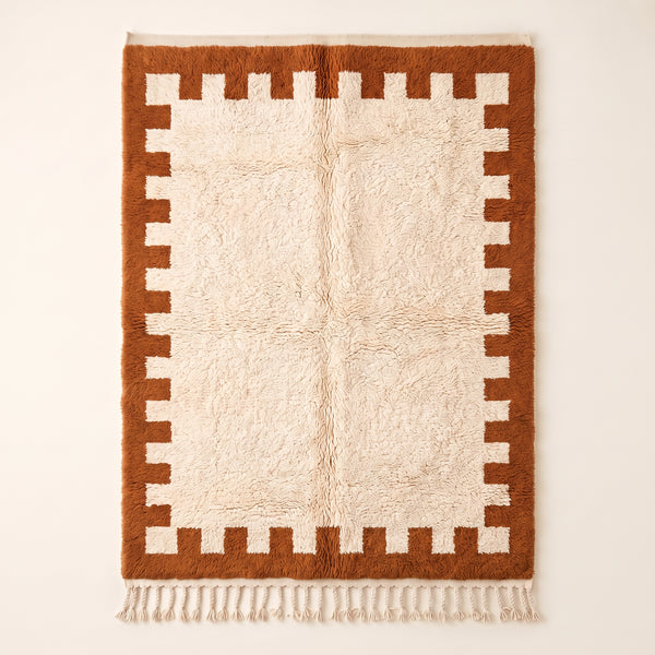 Tapis Mrirt Terracotta et Ivoire – Bordure crénelée – Tudert