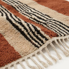 Fringe and edge detail of the Azar hand-knotted rug.